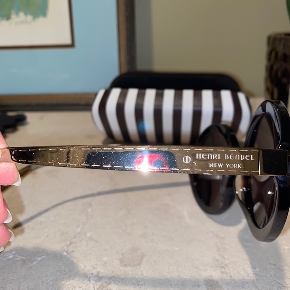 Henri Bendel Sunglasses main image 7